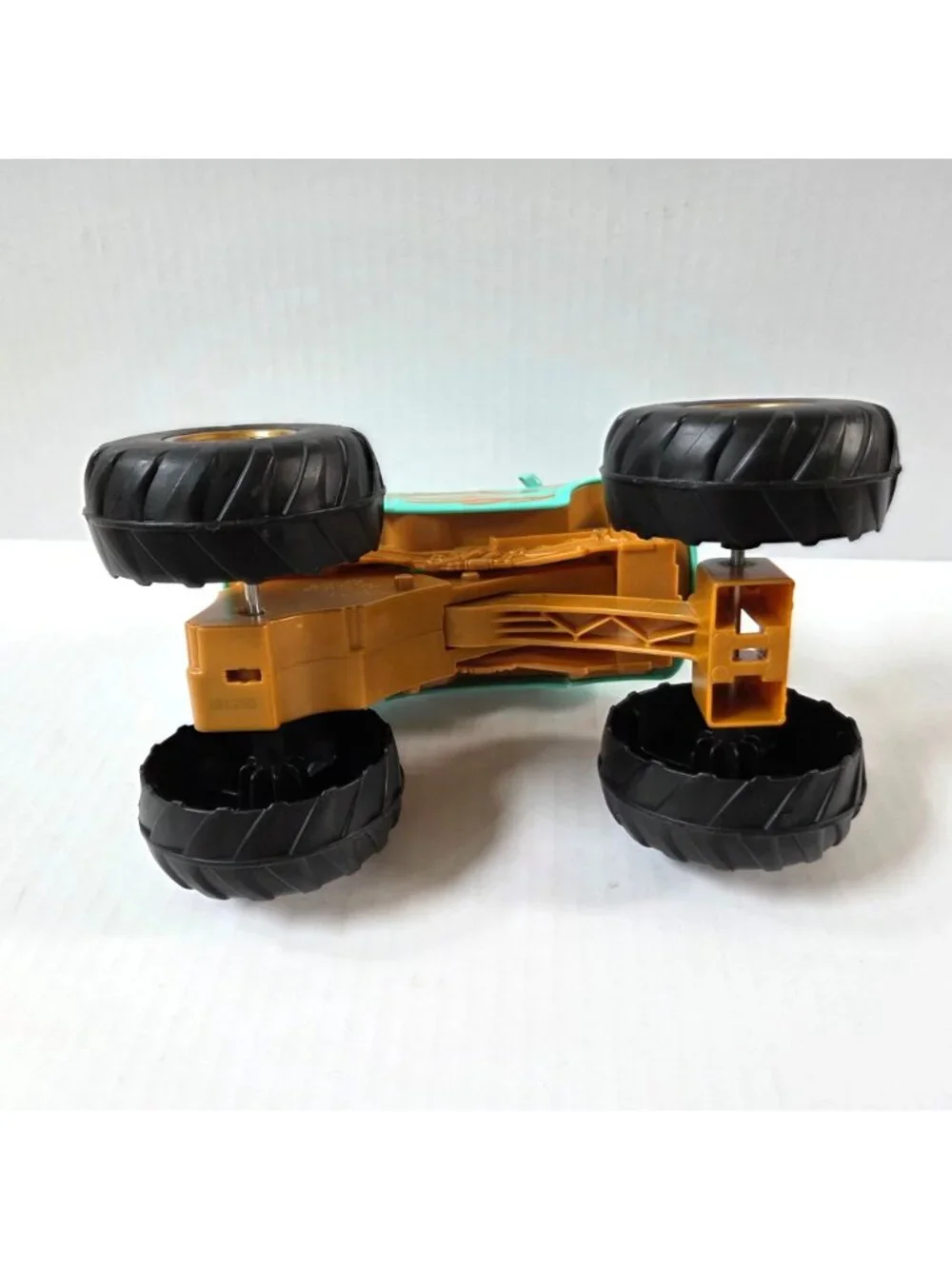Disney Pixar Cars On The Road Circus Stunt Ivy Jumping Monster Truck